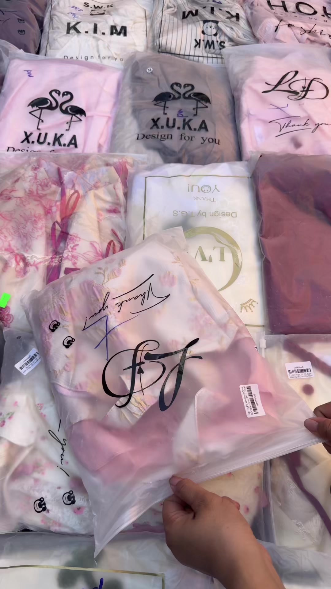 @𝗧𝗛𝗔𝗡𝗛 𝗧𝗨𝗬𝗘̂̀𝗡