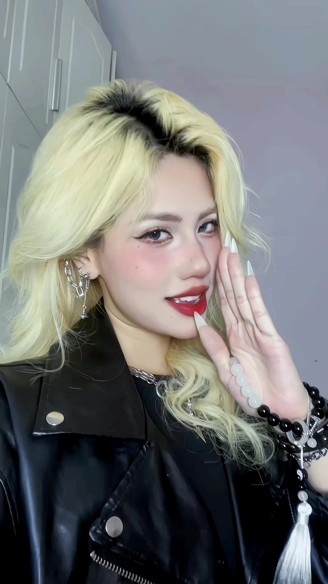 @Ch&acirc;m Sứa  👑