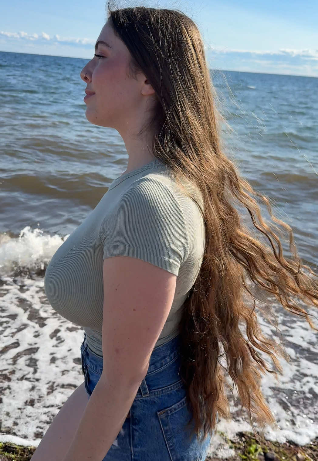 Walking on the beach | jazminesinging__ (@jazminesinging__)
