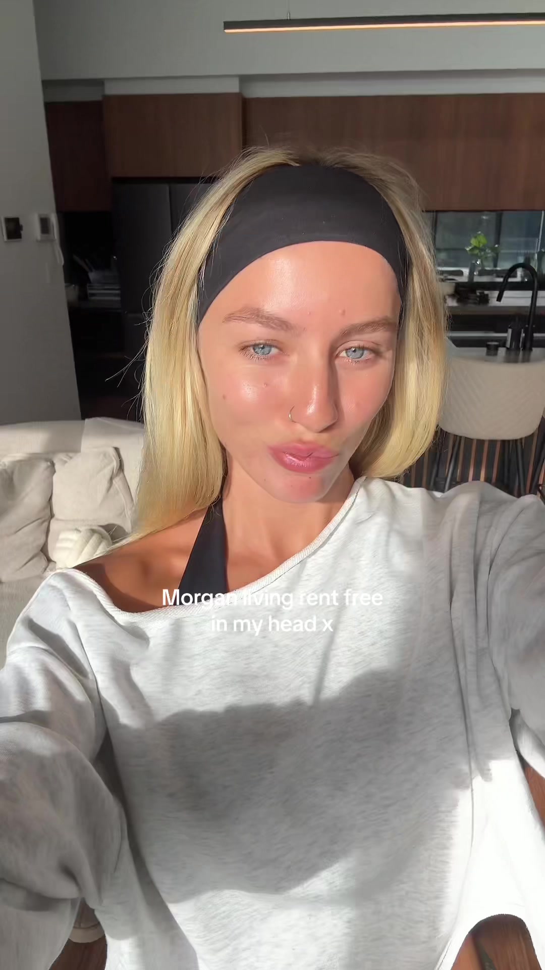 Rebecca Mcleod (@itsrebeccamcleod) - Urlebird