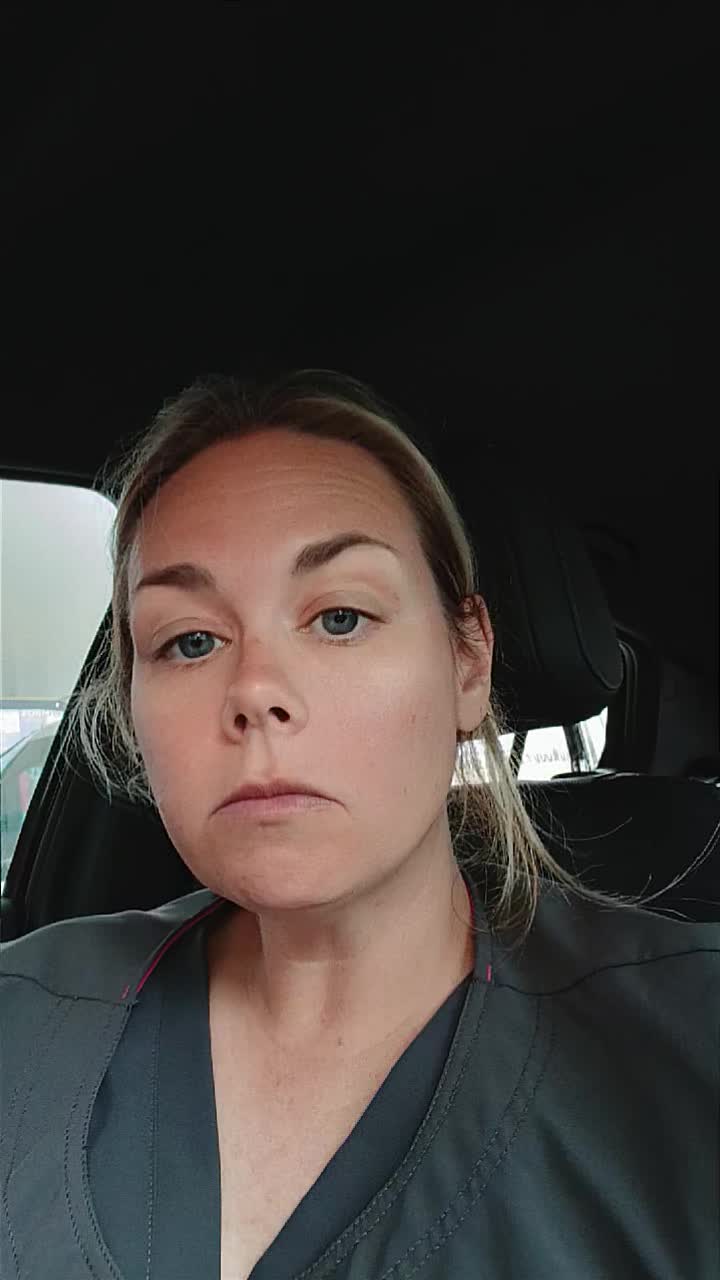 @hollyedot