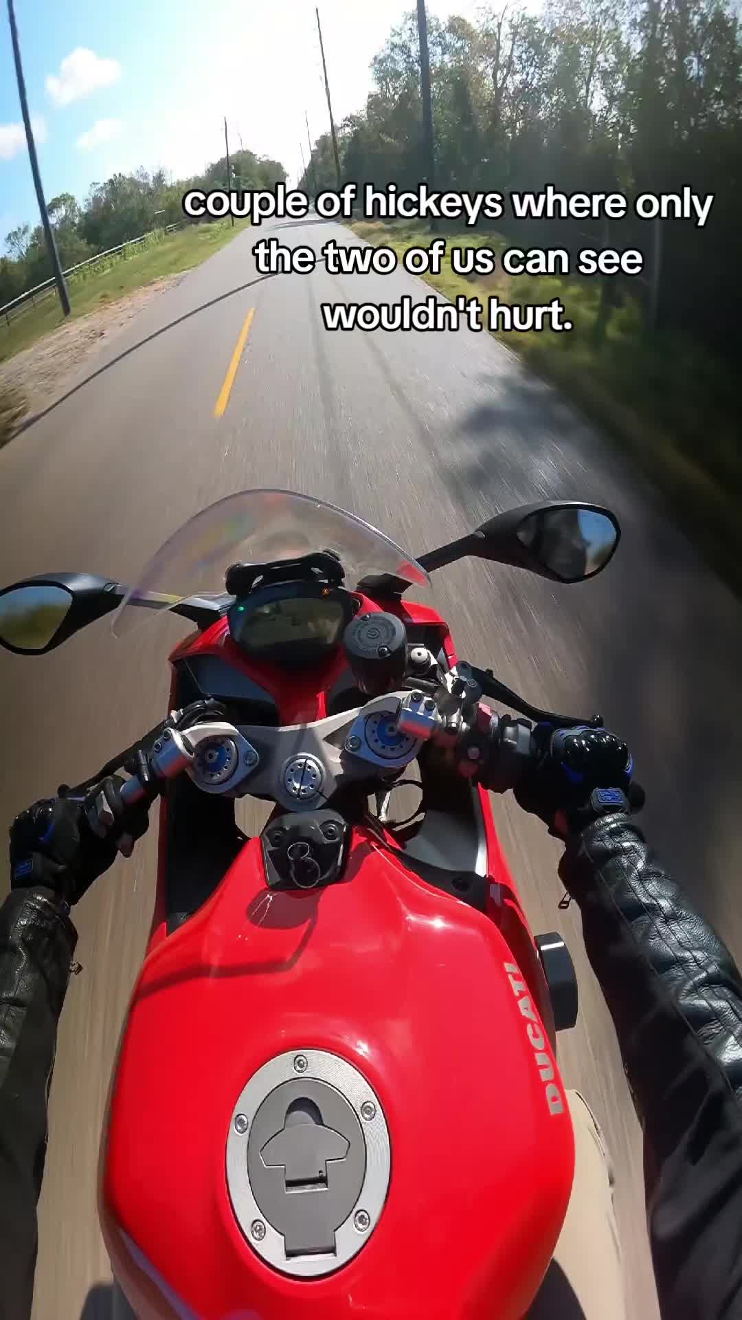 @Lakeshore Biker