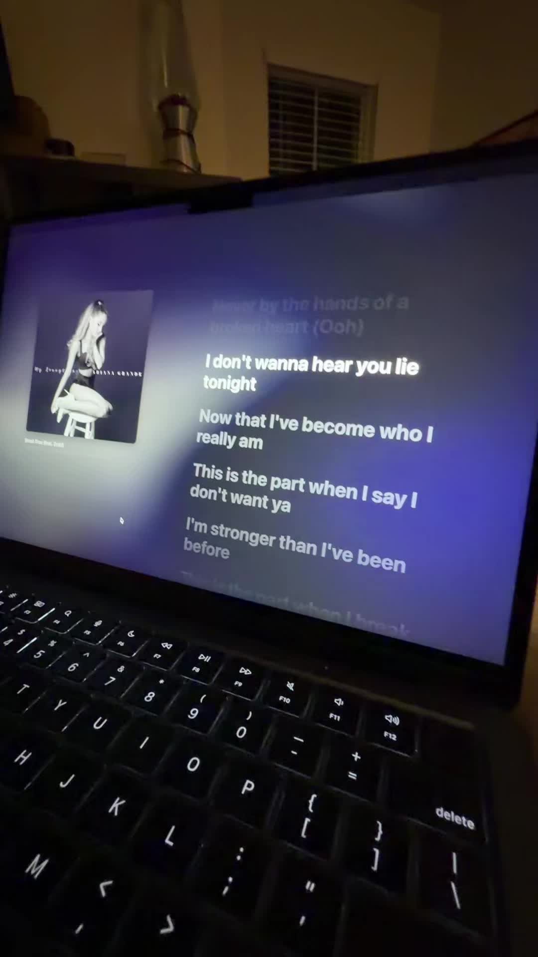 @lyrics.central