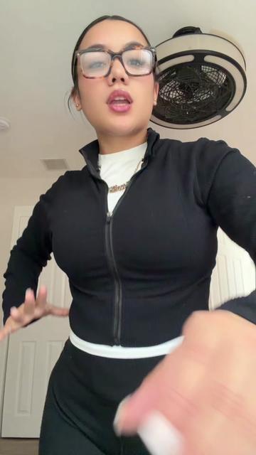 @Nellyy