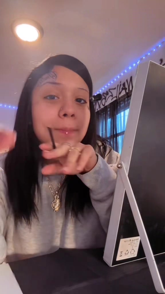 @♛