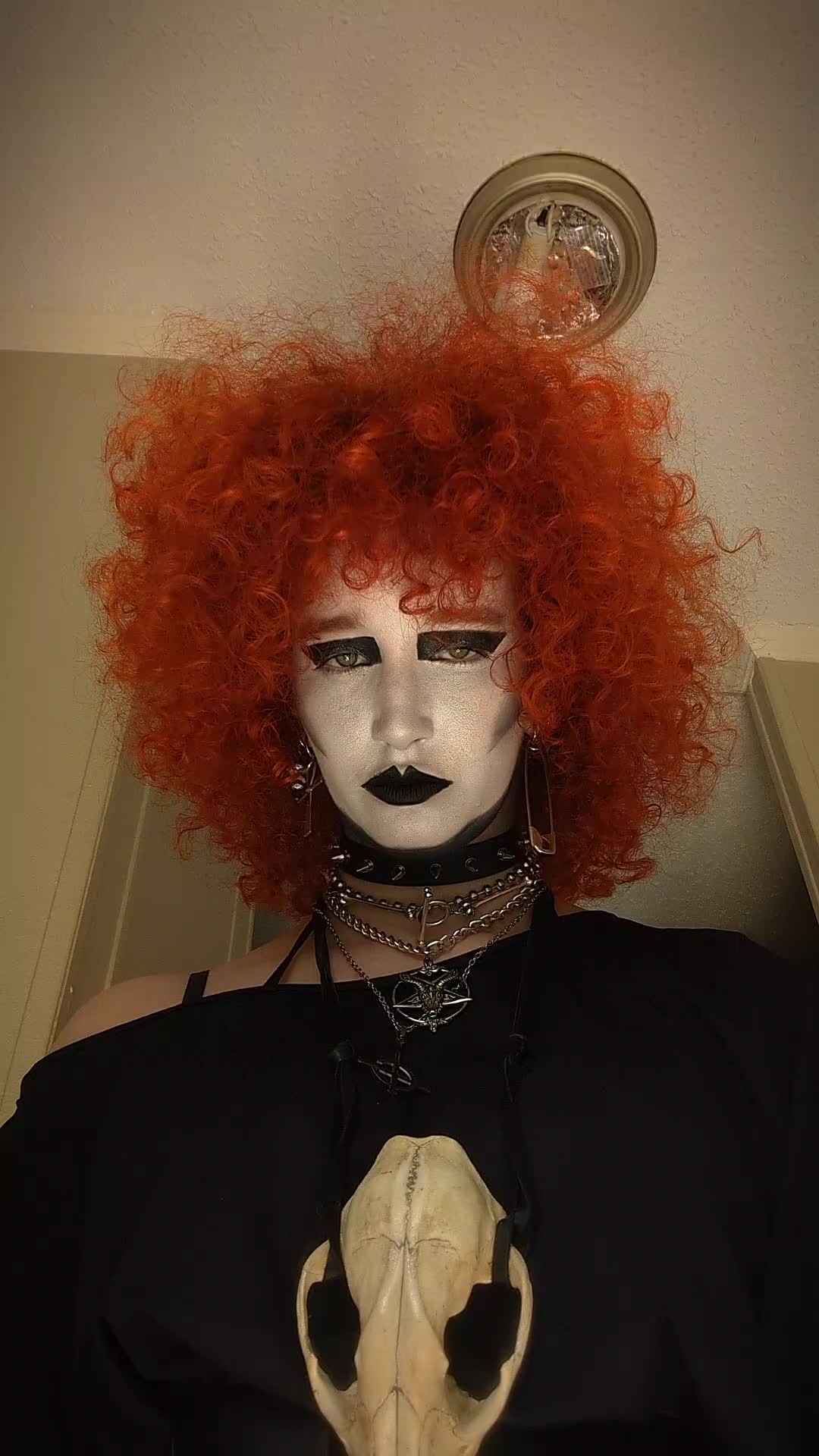 @🪦𝕷𝖊𝖊🪦