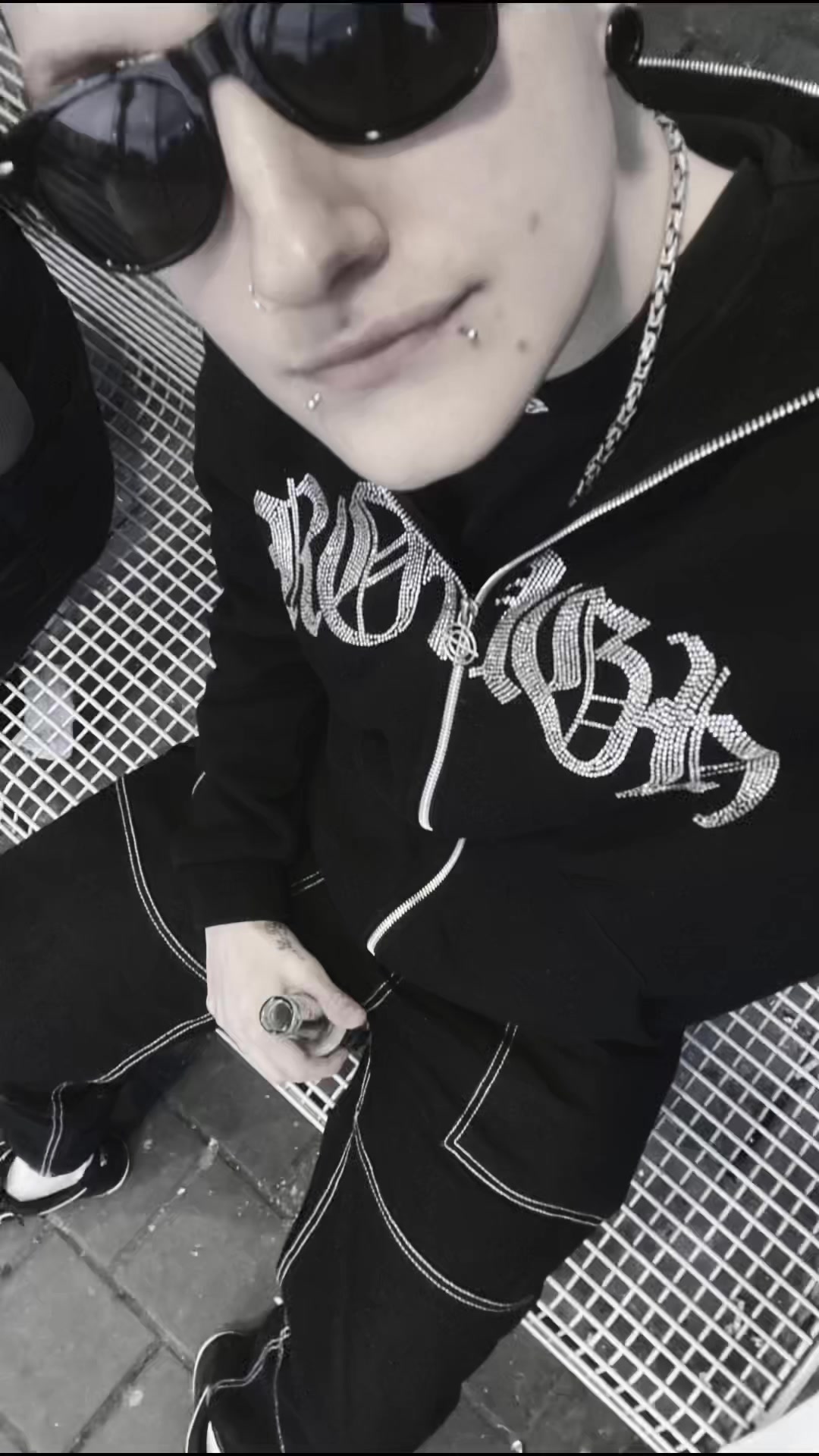 @ᴛʜᴇ ʀᴀᴠᴇʀ.53