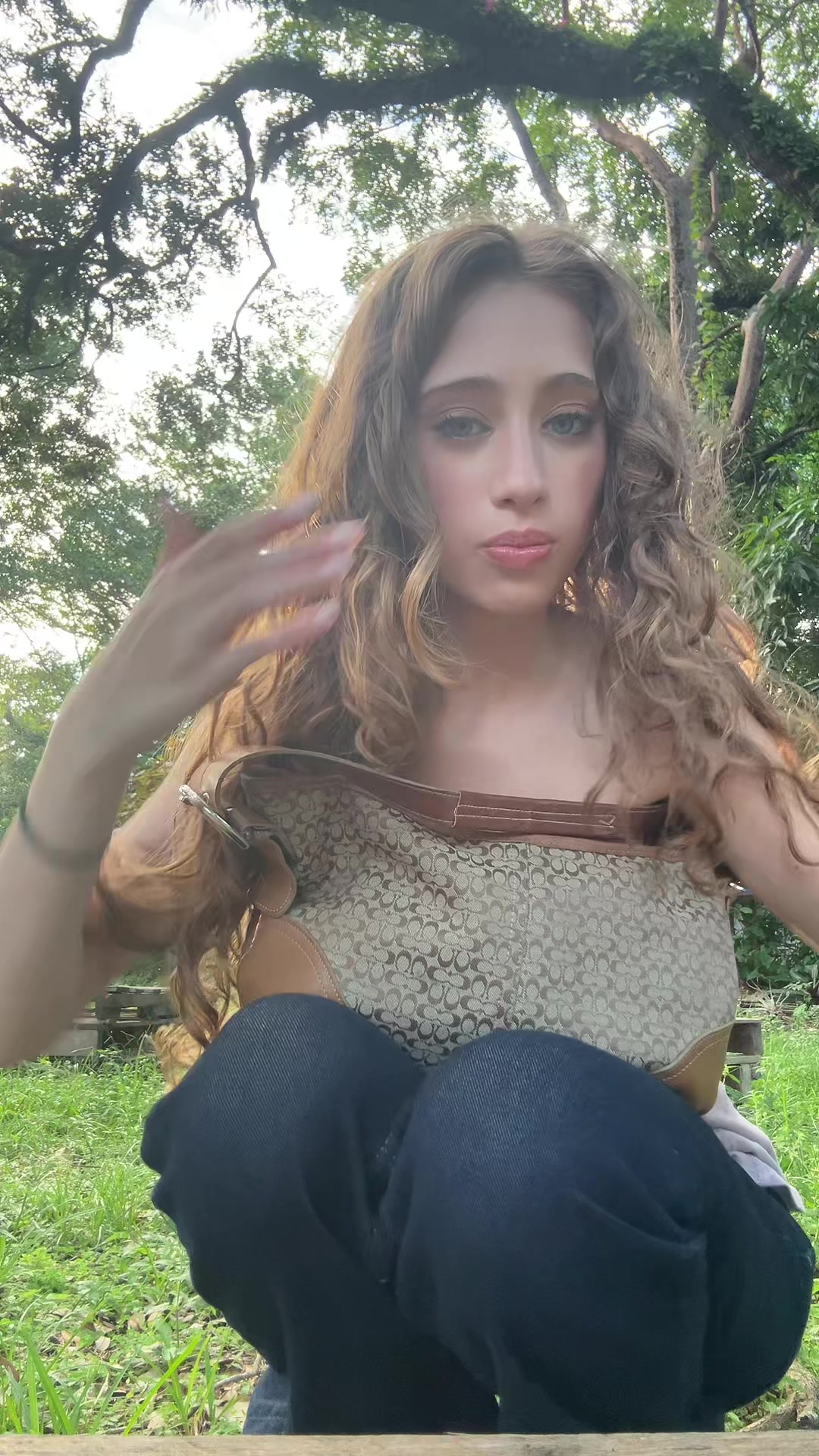 @𝐸𝓈𝓉𝒽𝑒𝓇 𝐹𝓇𝒶𝓎𝒹𝒶 🍁