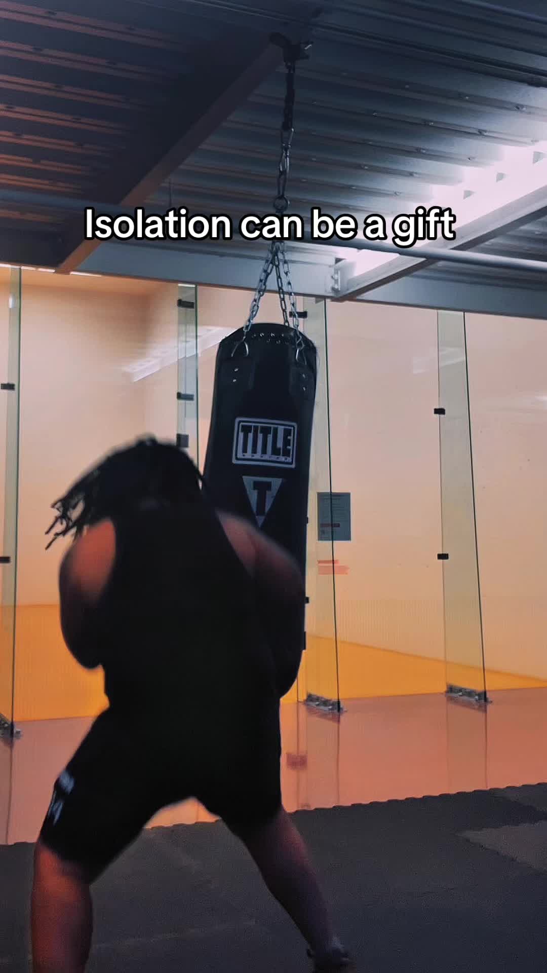 @Que