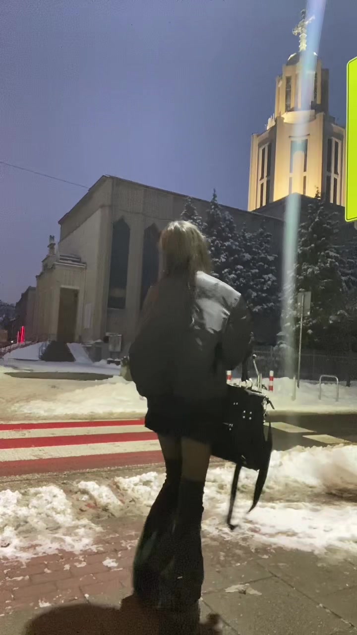 @юрикаа