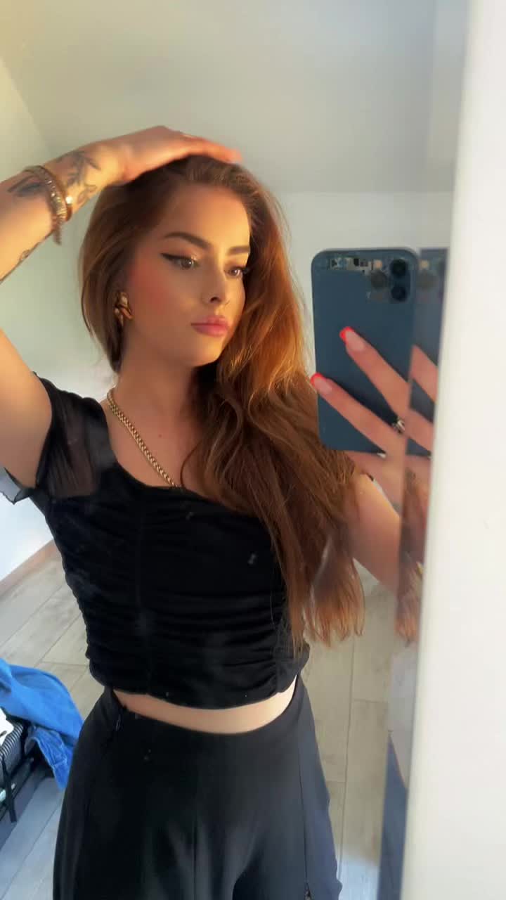 @Samanta Letaj👑