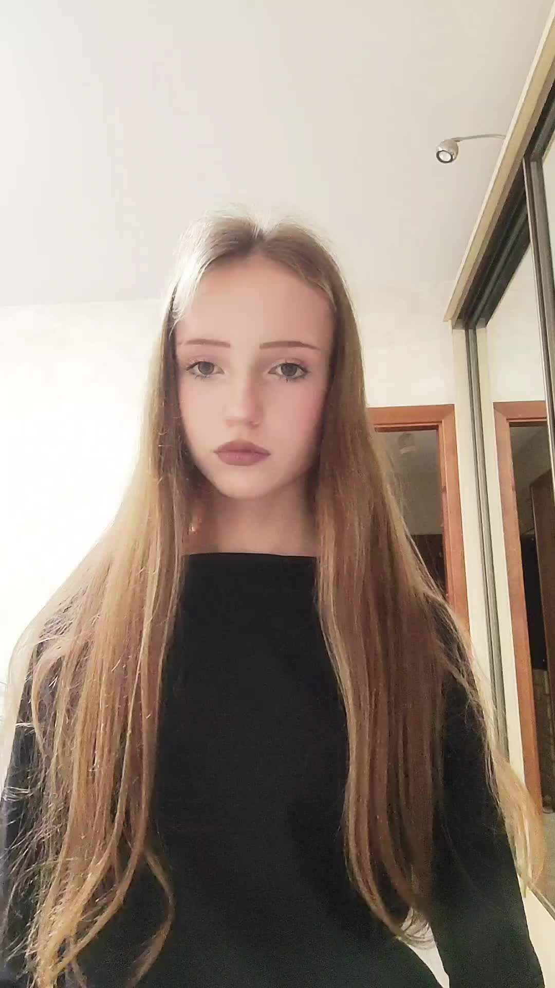 @Kiwvwra🍇