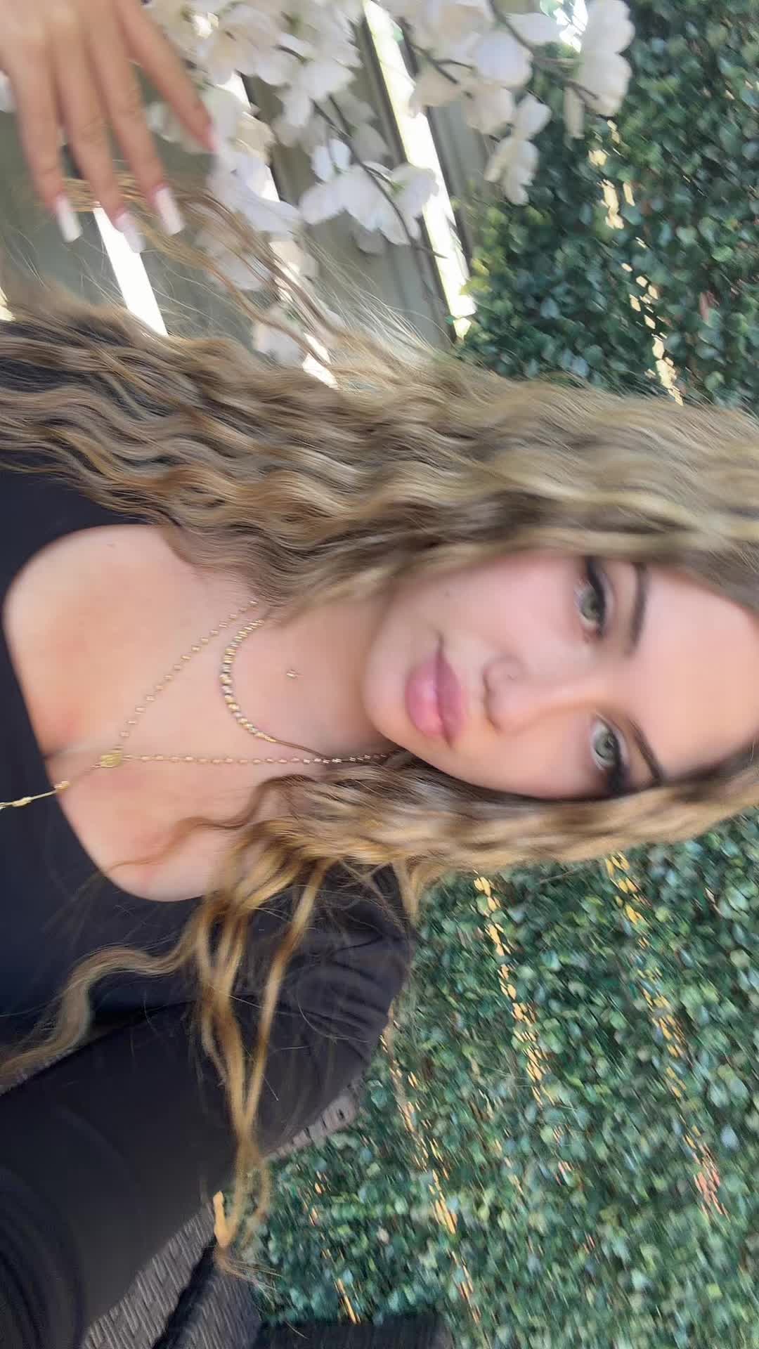 @👧🏼