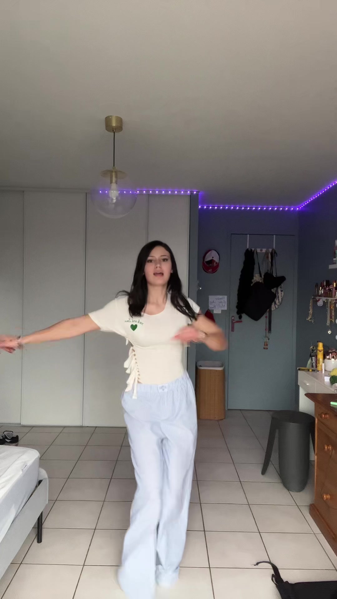 @1 fille 💁🏽♀️