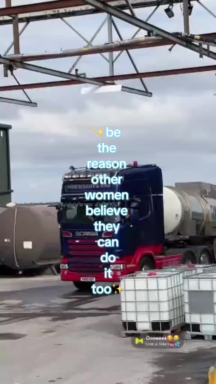 @Elle Houlden
