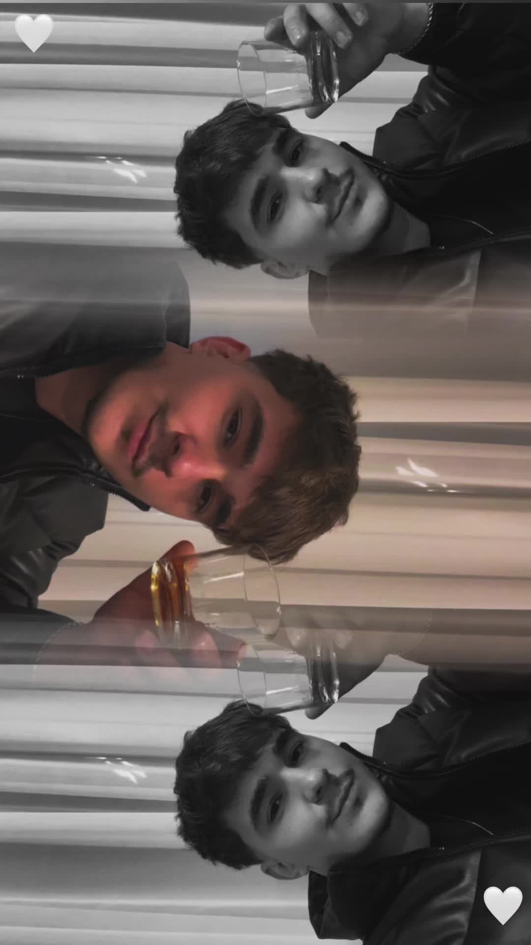 @R A Z V A N 🪽