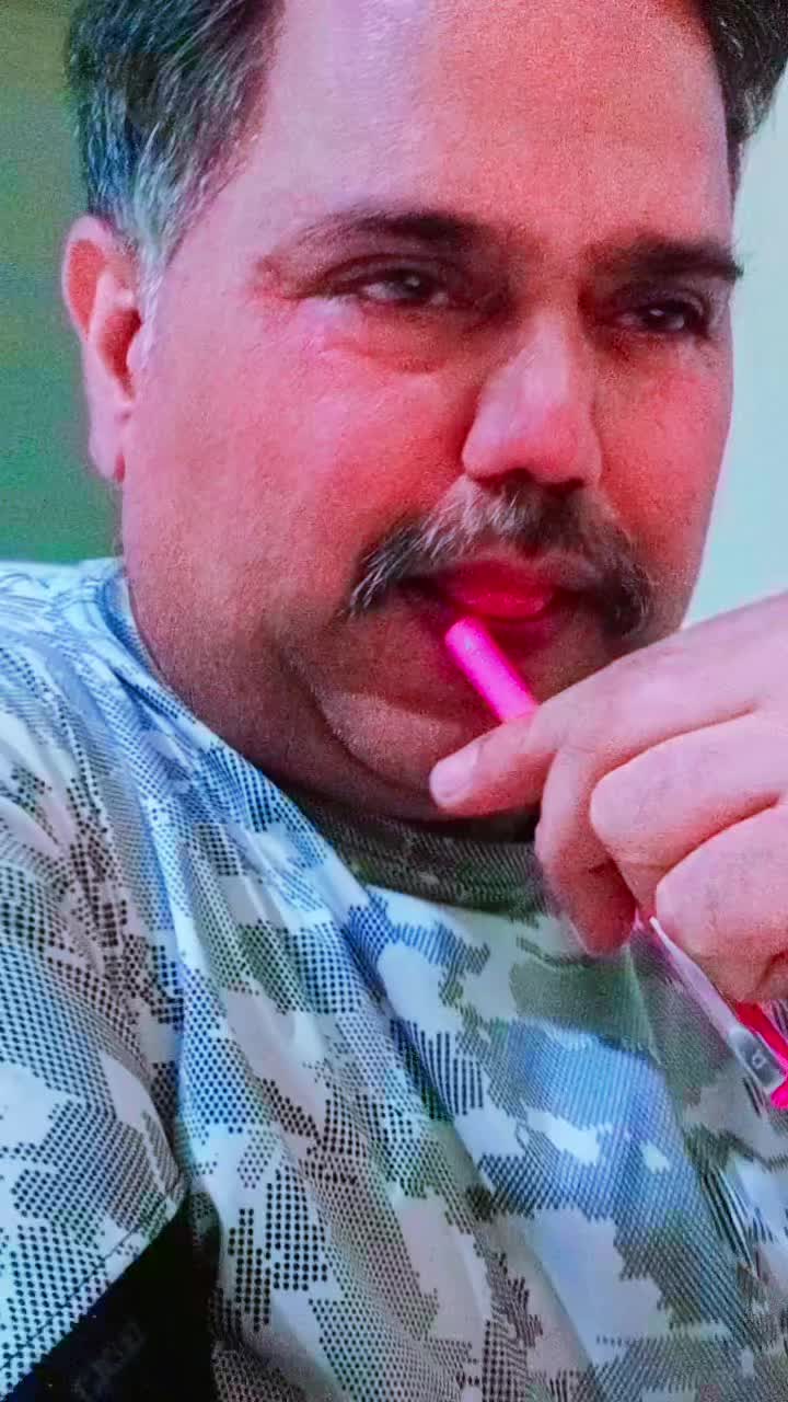 @,:",:"p;:r..e.:e.,;t#*🤟🤟
