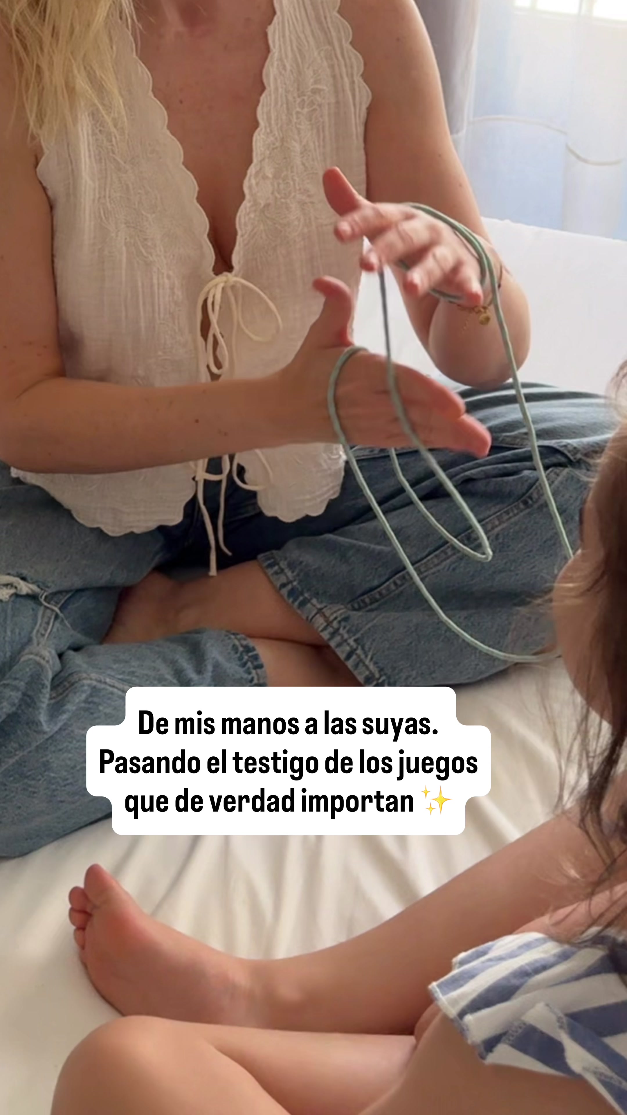@AdrianaAbenia