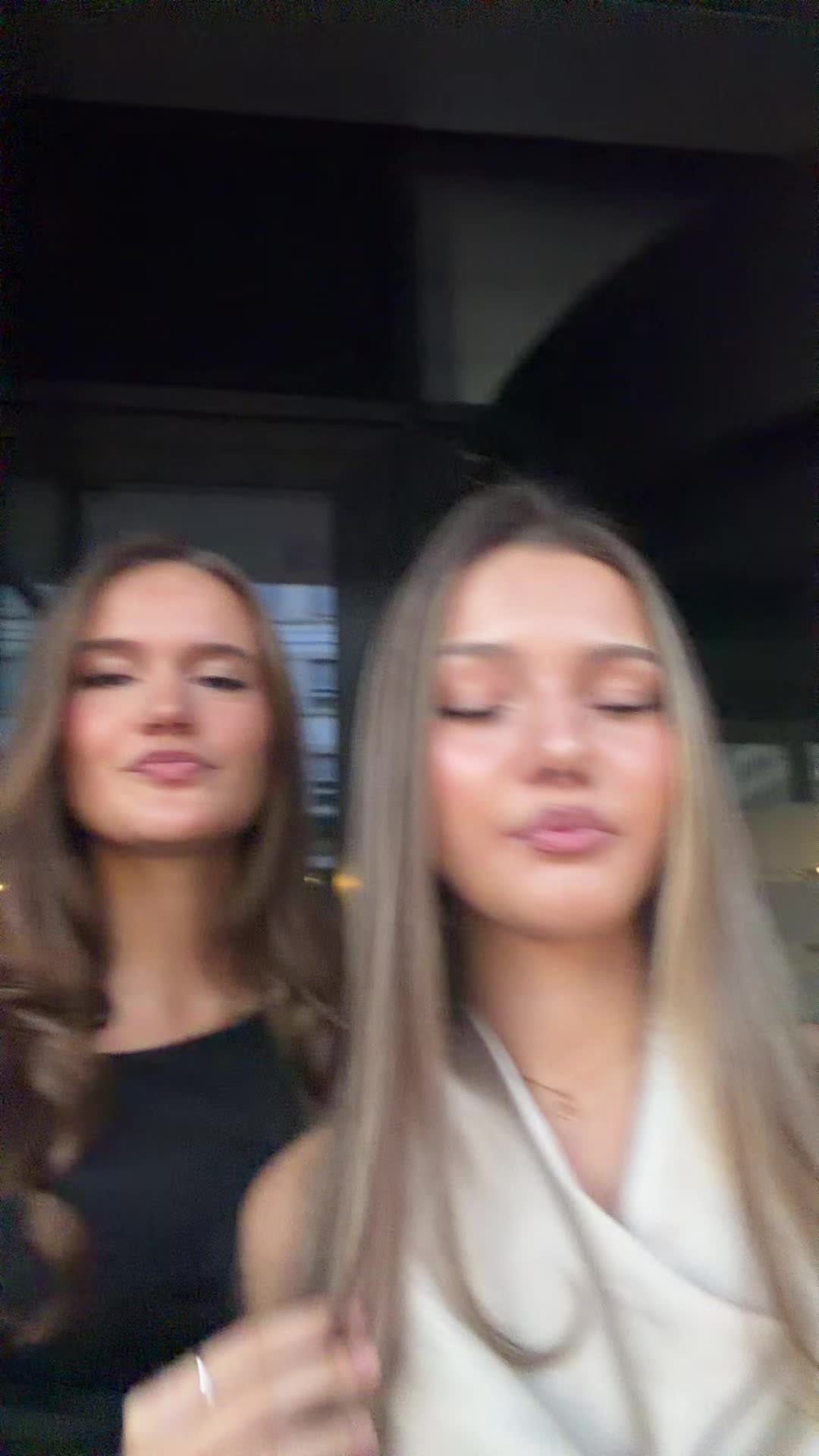 @👯♀️