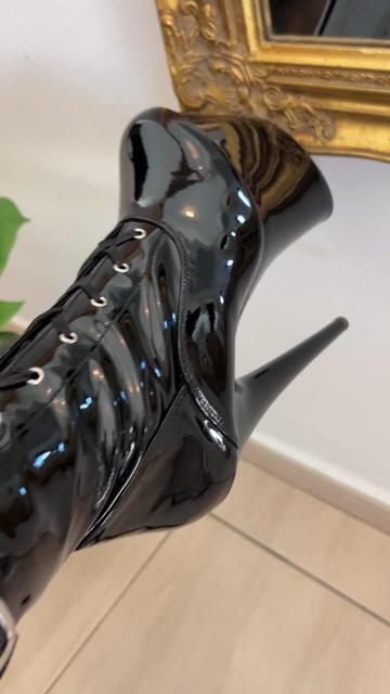 @lisasleatherworld