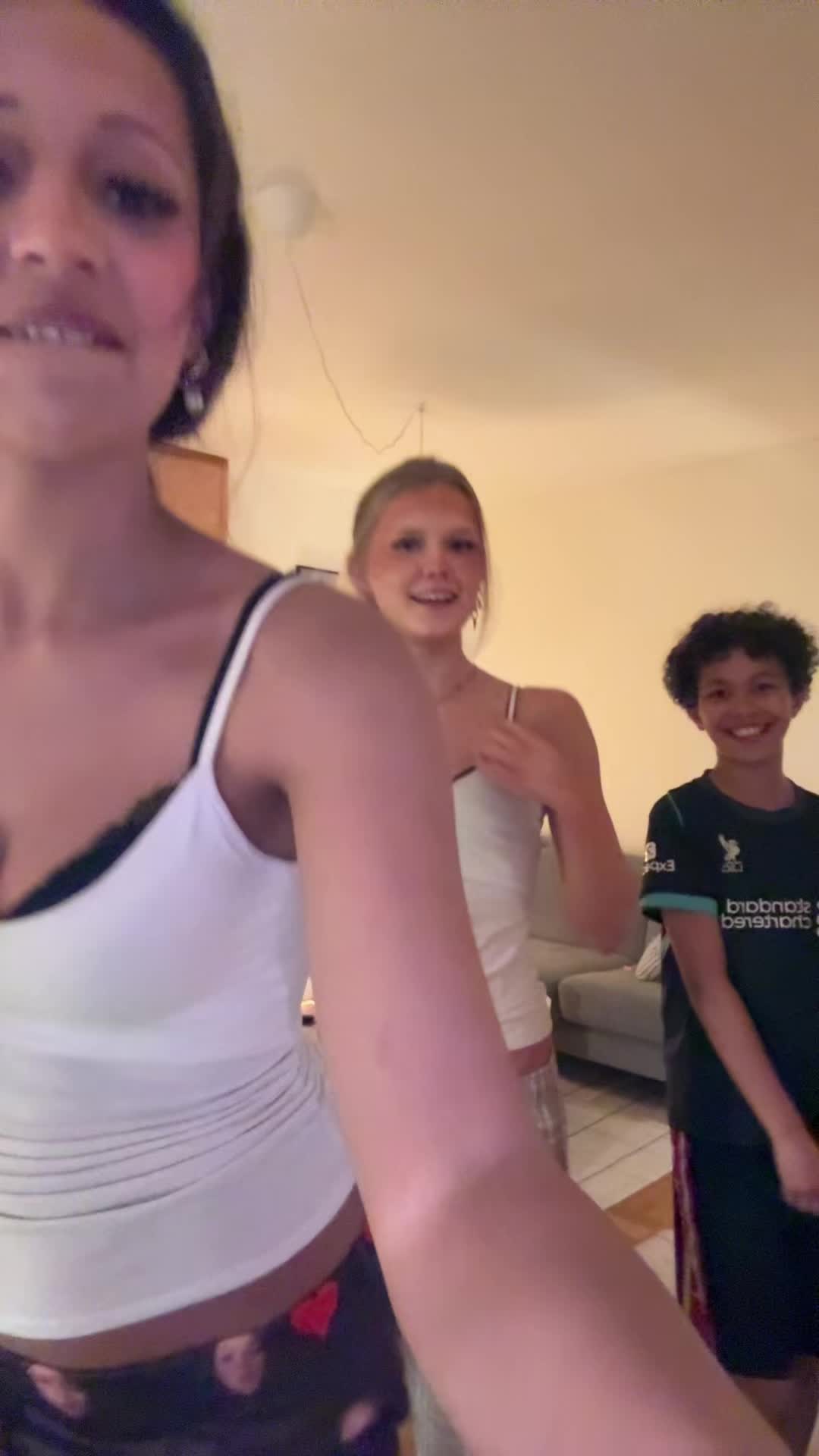 @liviaspam36