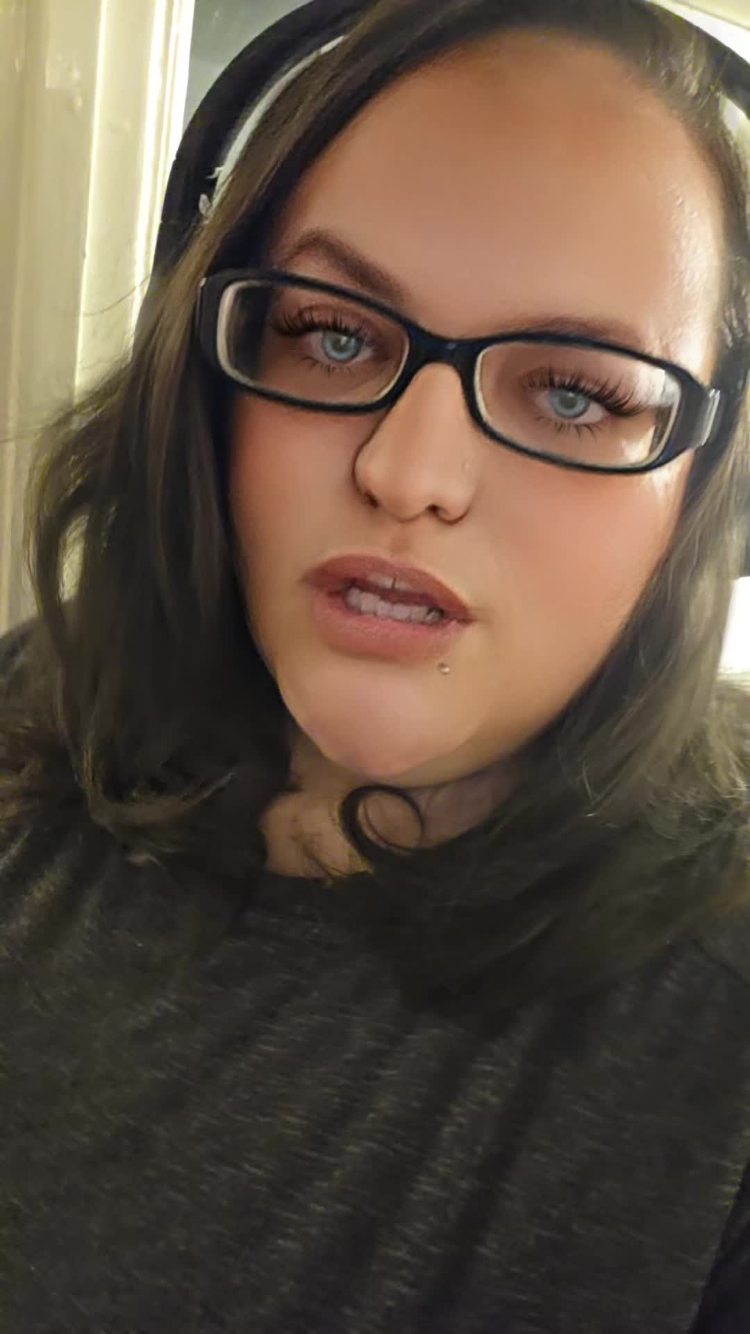 @EmpressEzzy