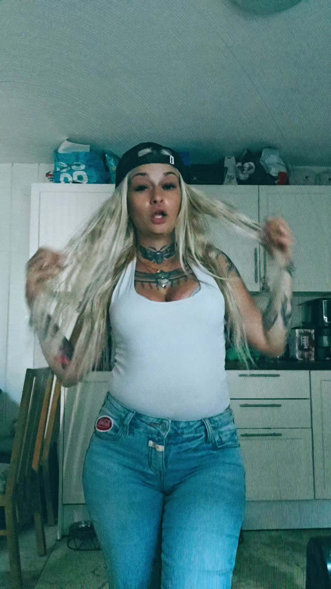 @Lucy ๐ค