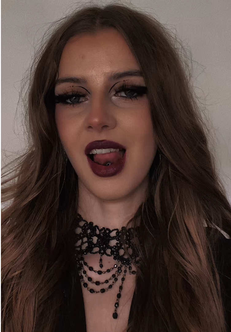 @Sally | CREATIVE MAKEUP ARTIST