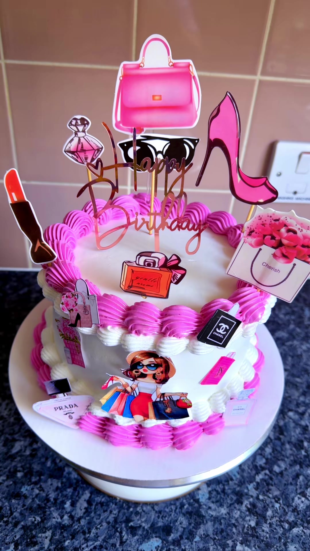 @Mia’s cake 🎂🧁🍰🇬🇧🇭🇳