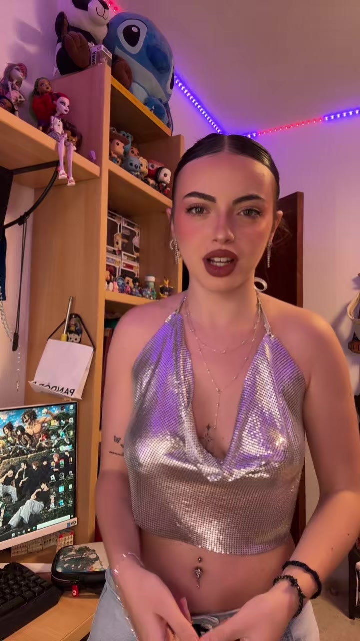 @danielaarosteguii