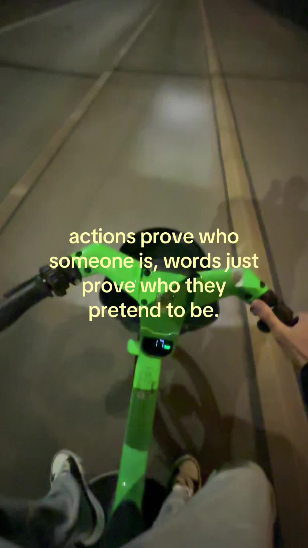 @￴