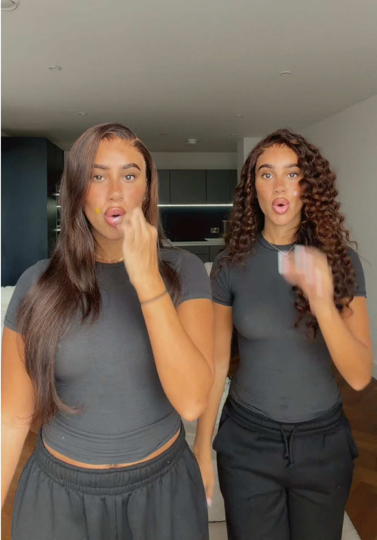 @Nel Twins