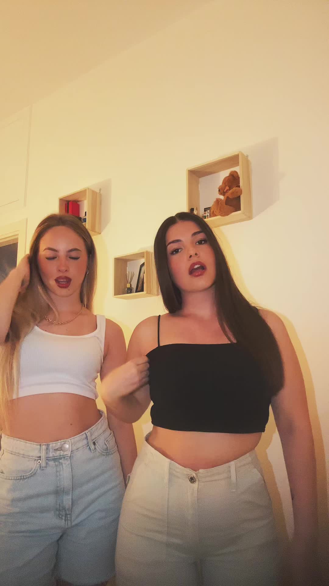 @elenabuzii