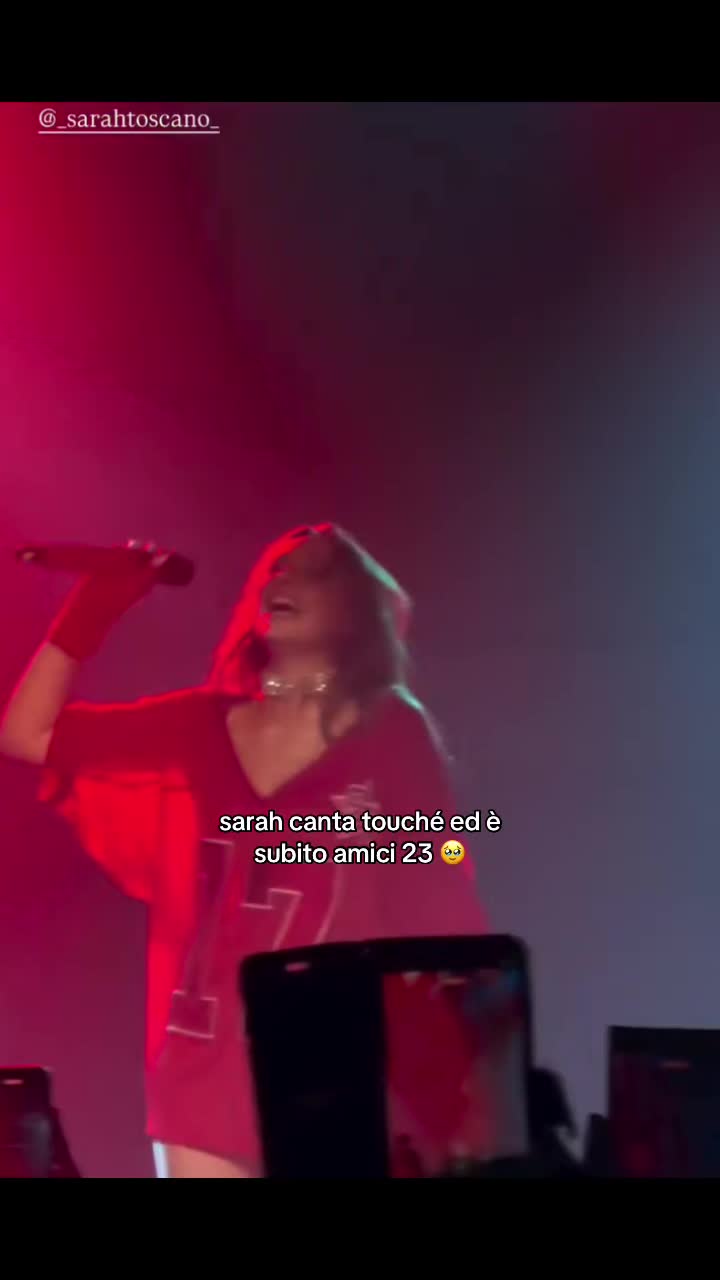 @Sarah Toscano (Fan Account)