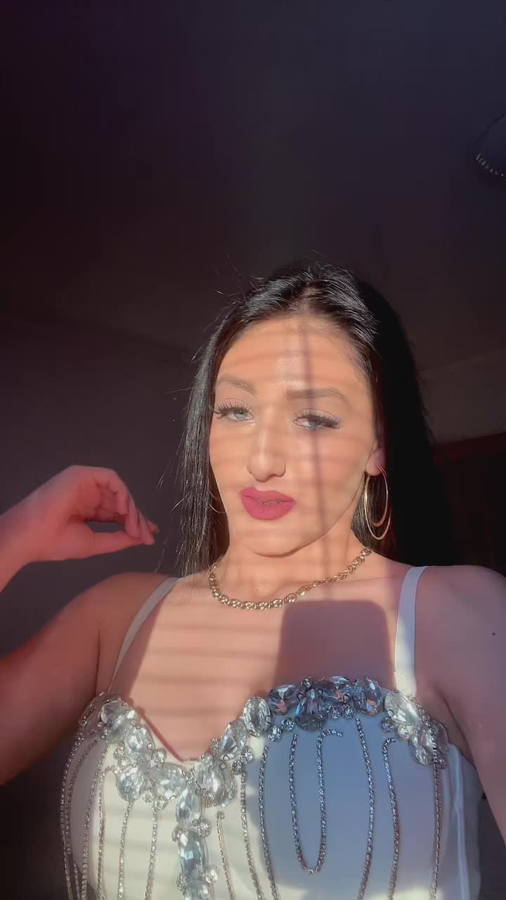 @V A N Y💋