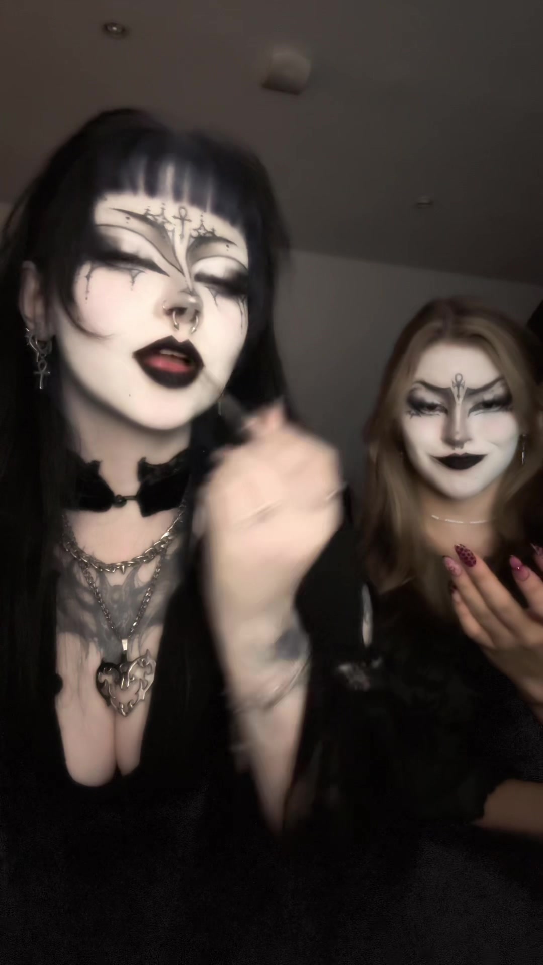 @Julie🕷️