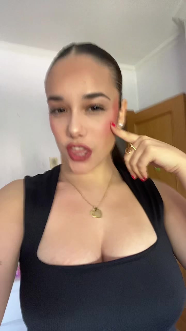 @Eleniii