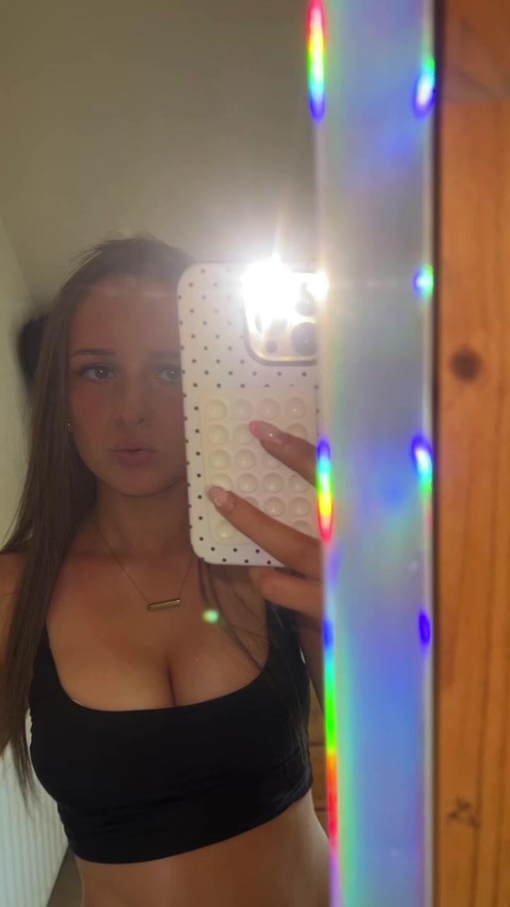 @•𝐂𝐡𝐞𝐥𝐬𝐞𝐚~🤍
