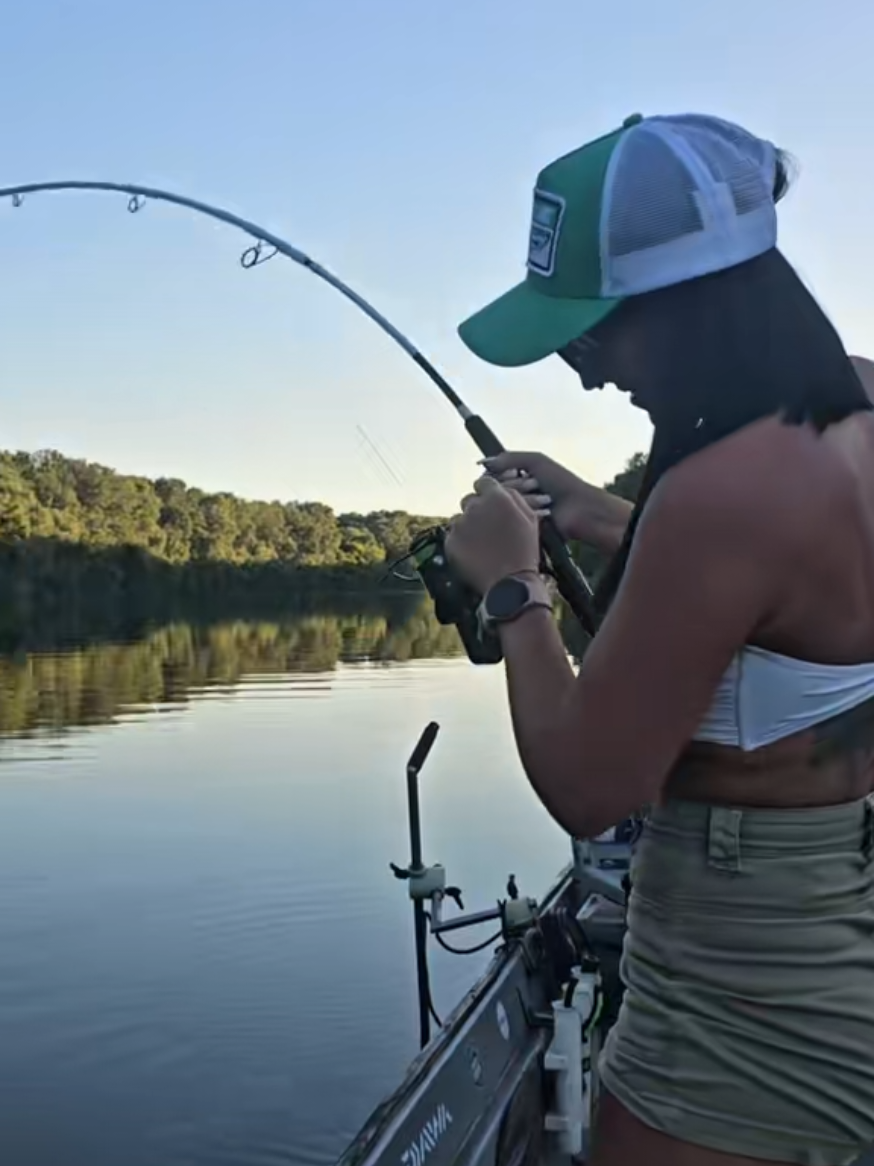 @Erika_fishing💚🖤