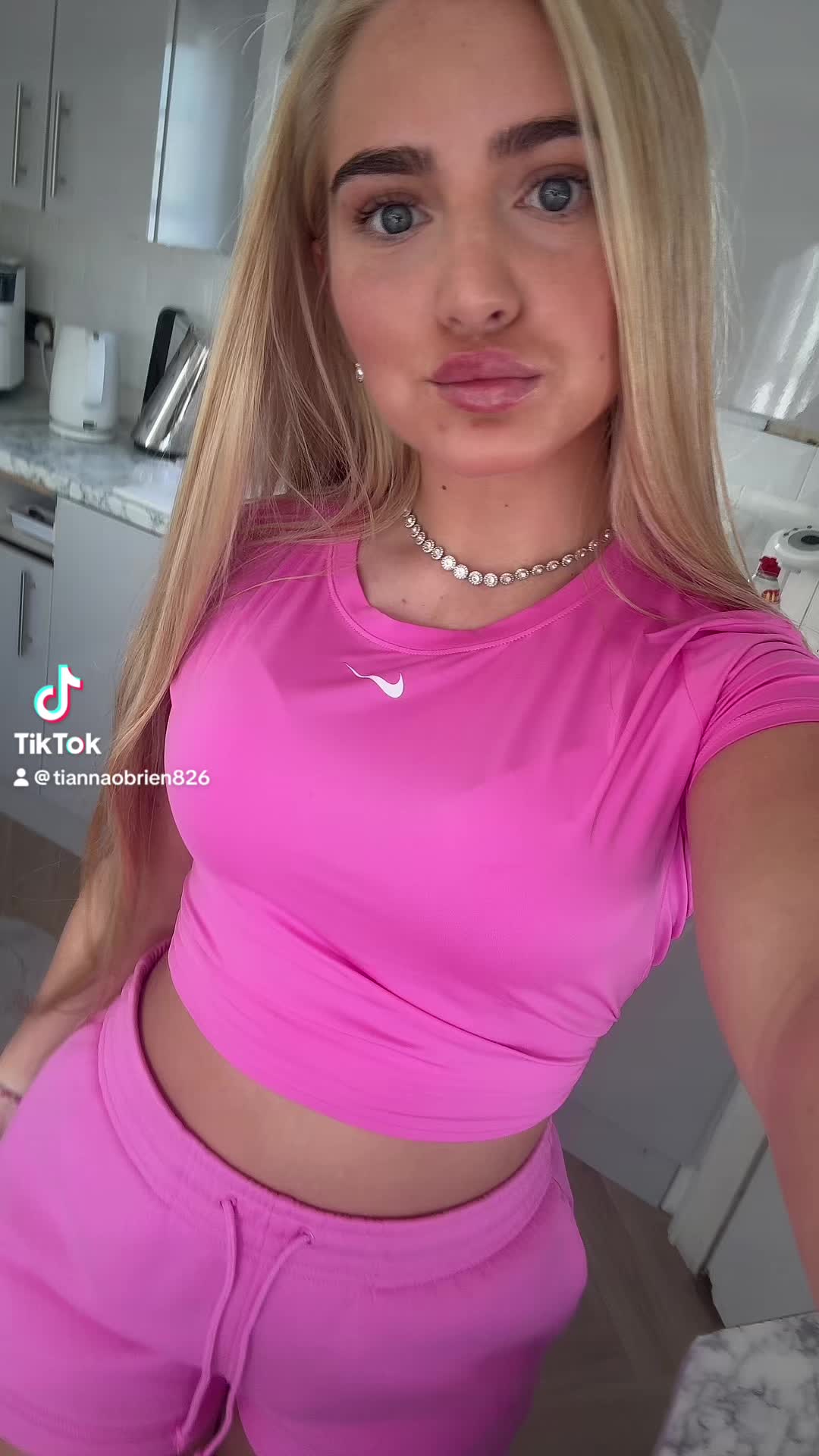 @tiannaobrien