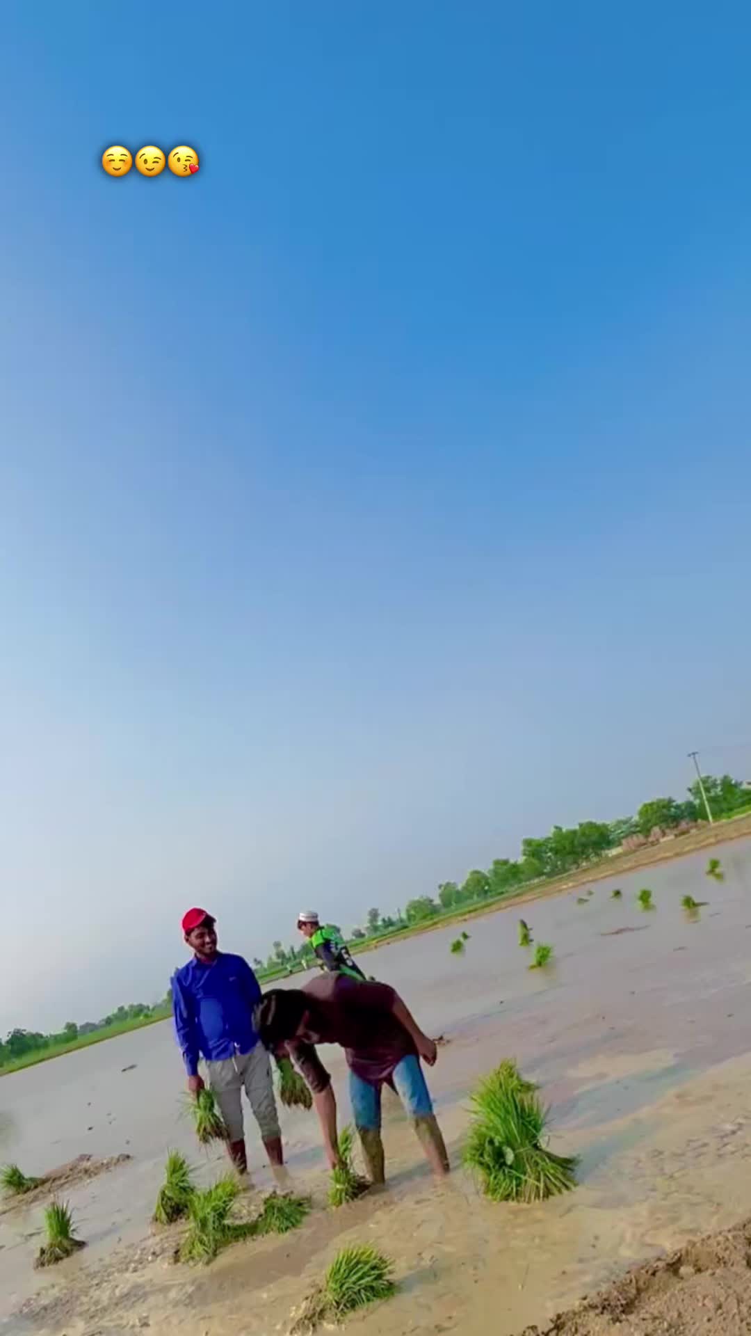 @دیسی _منڈا_😎