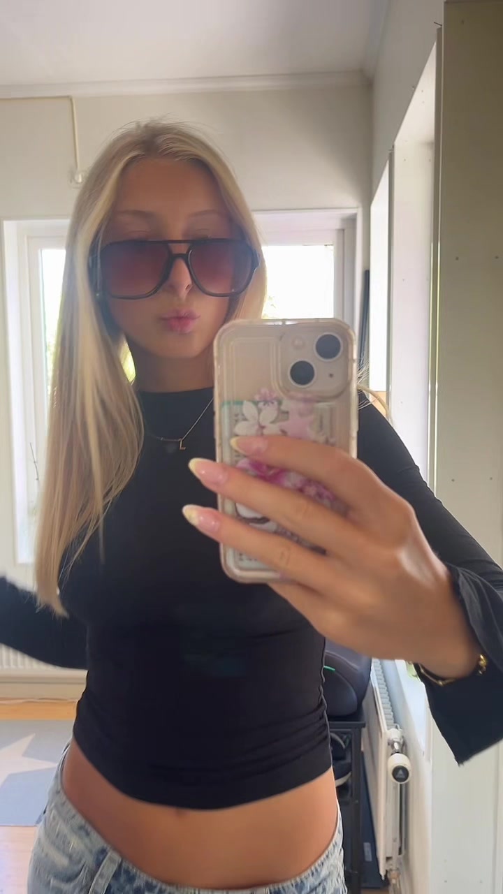 @Lovisaspam😘😉