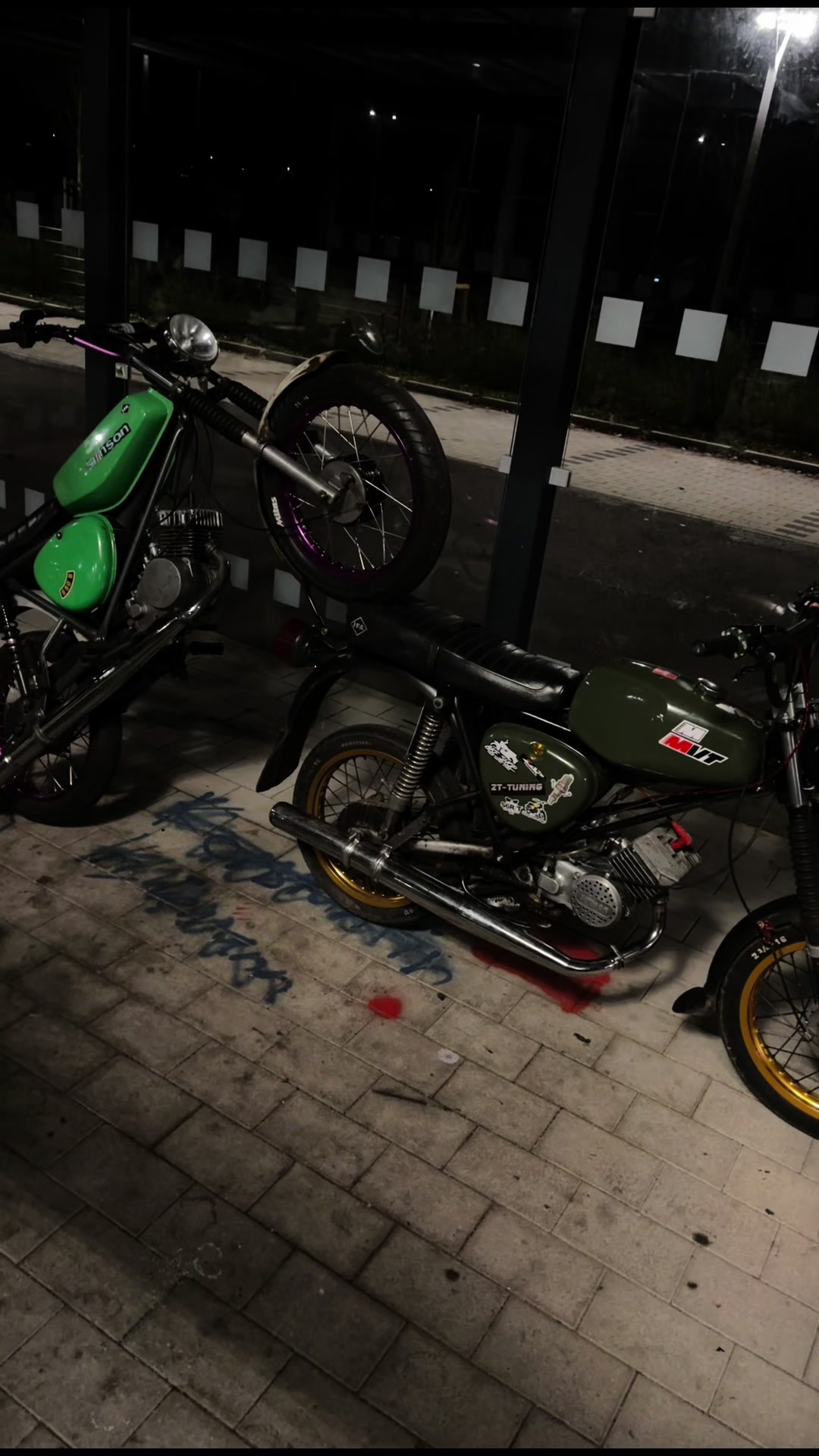 @2stroke.hnl