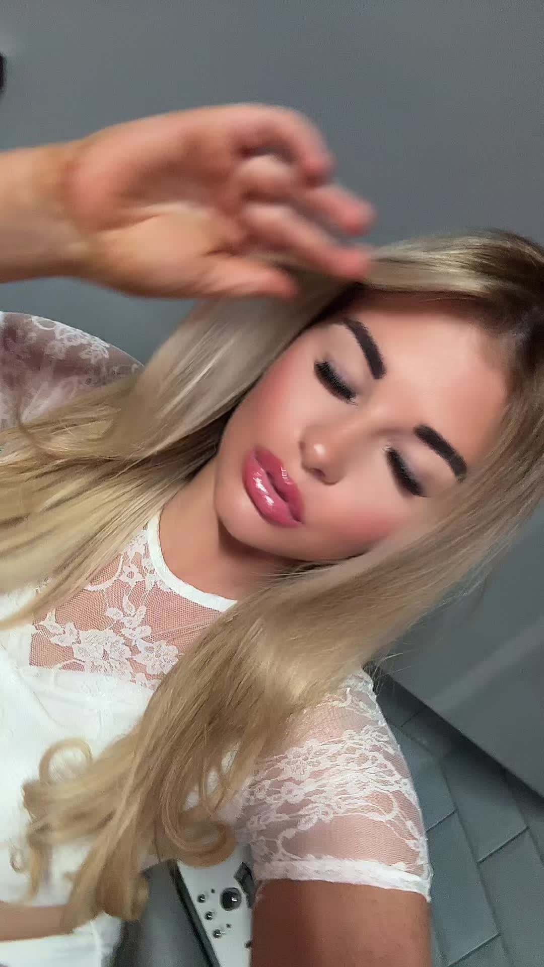 @siennaellex