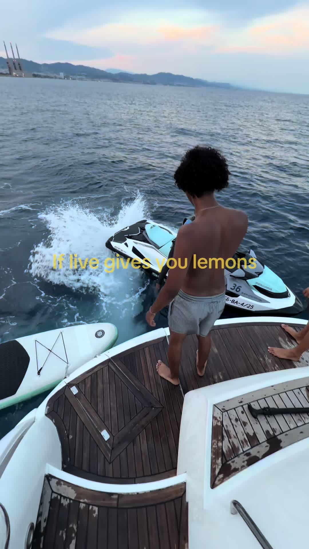 @Mo.