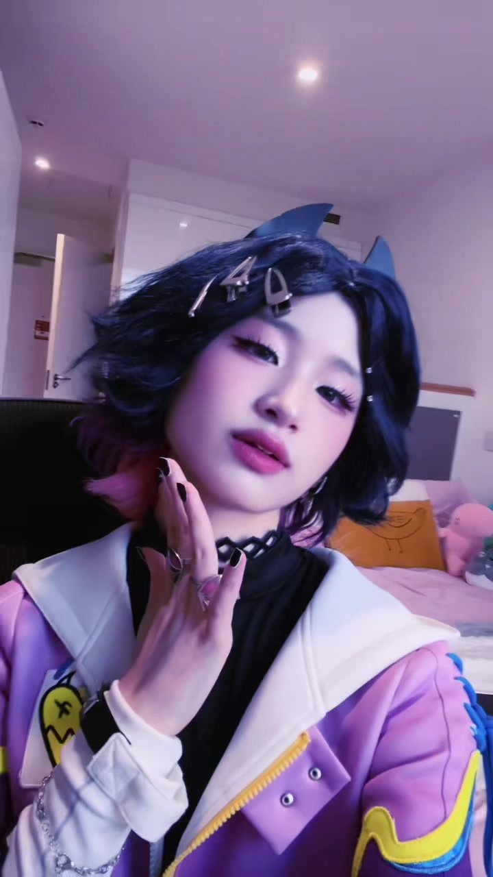 @*:・゚✧ Elle *:・゚✧