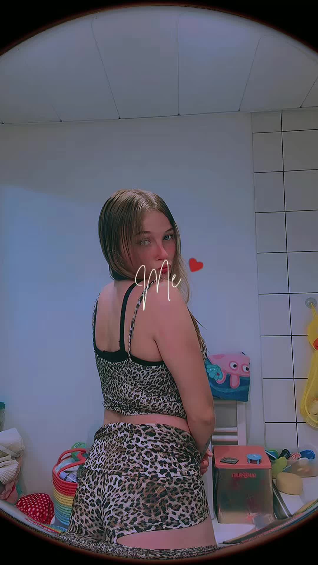 @tinytaraxo