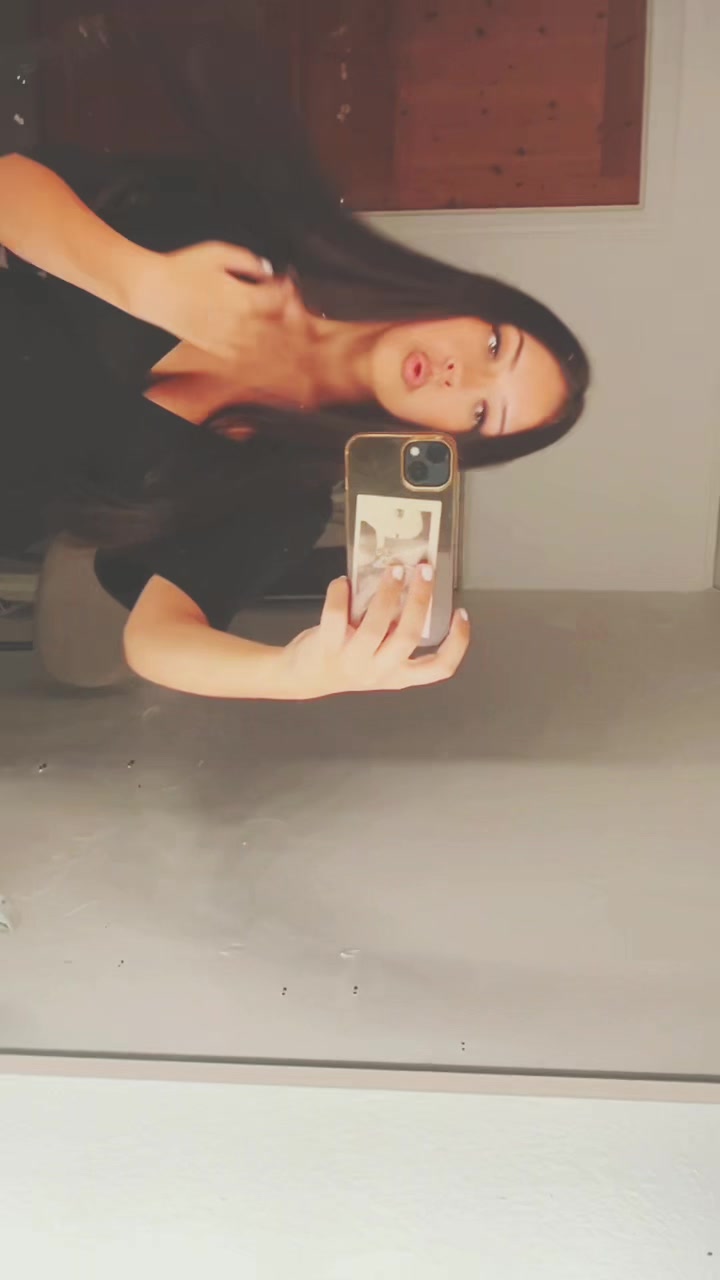 @ℳ𝒶𝓁ℴ𝓊 💸