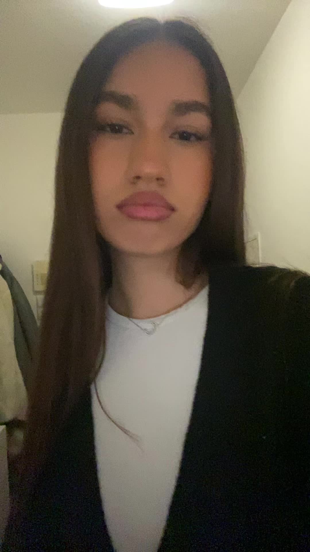 @𝐨𝐧𝐢𝐳𝐮𝐤𝐚