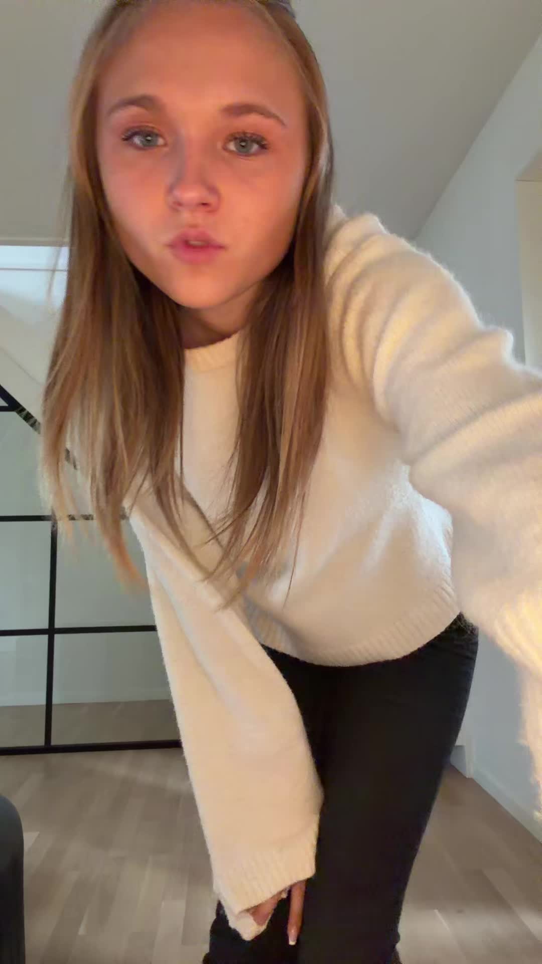 @𝘌 𝘭 𝘭 𝘦